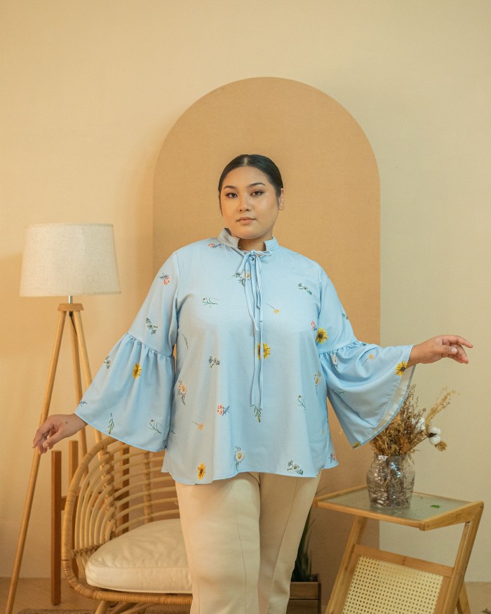 Dehlia Bell Sleeve Top (Baby Blue)