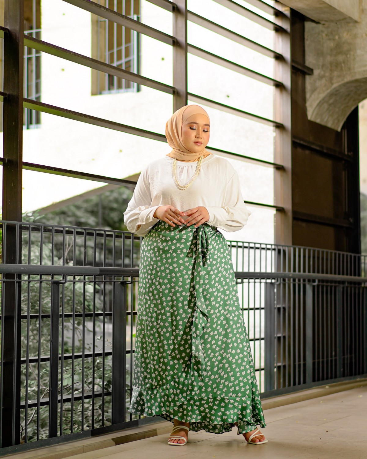 Naa-Ra Ruffle Wrap Skirt (Ribbon Green)