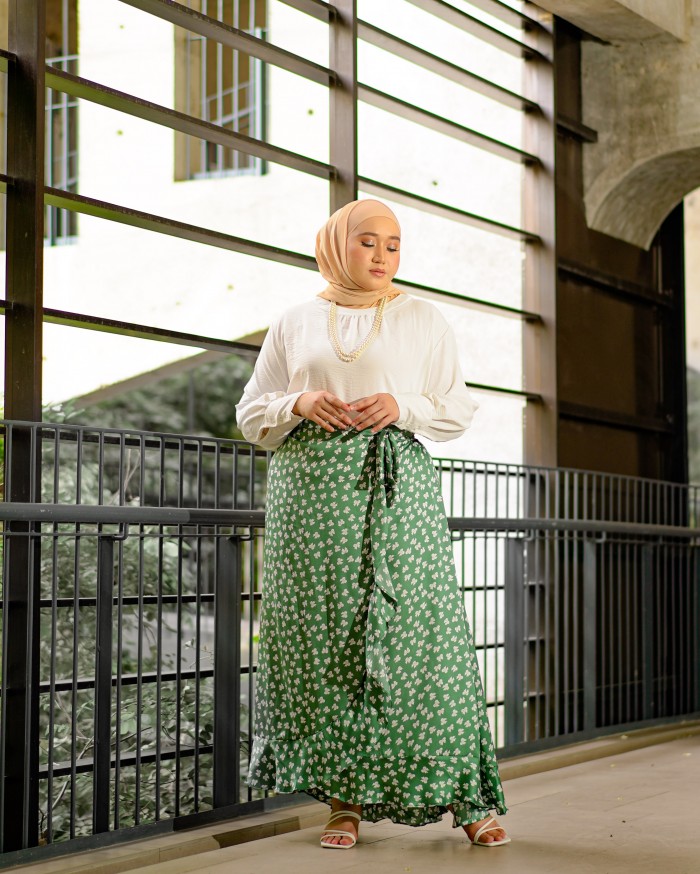 Naa-Ra Ruffle Wrap Skirt (Ribbon Green)