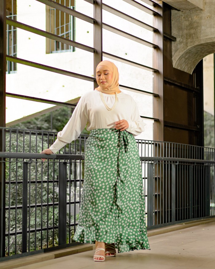 Naa-Ra Ruffle Wrap Skirt (Ribbon Green)