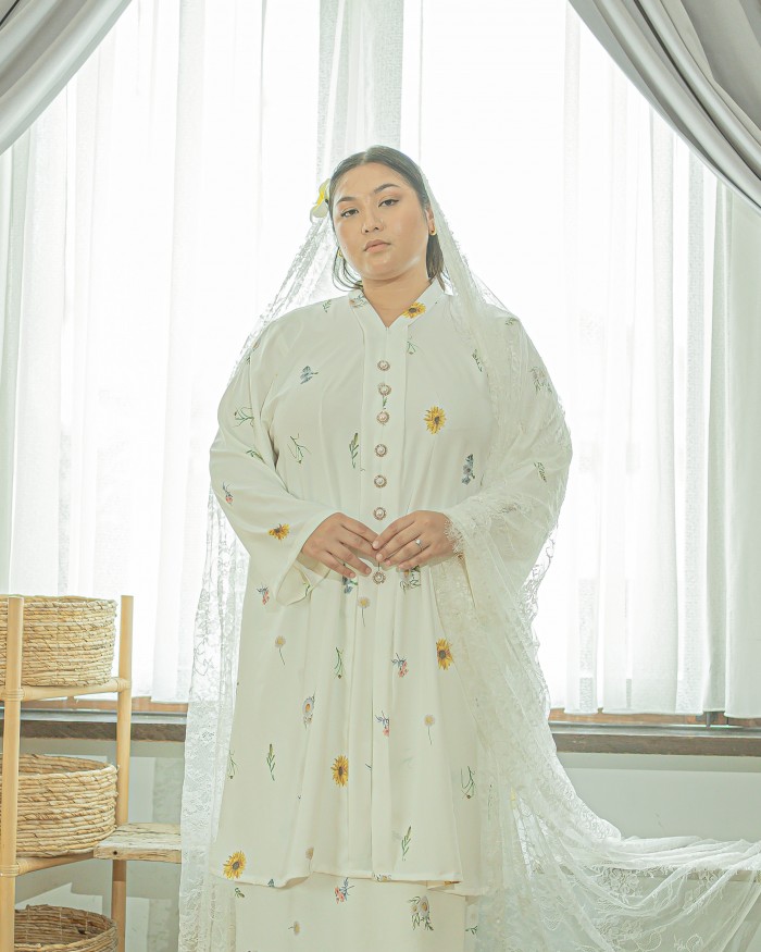 Ako Dehlia Long Kebarong (Off White)