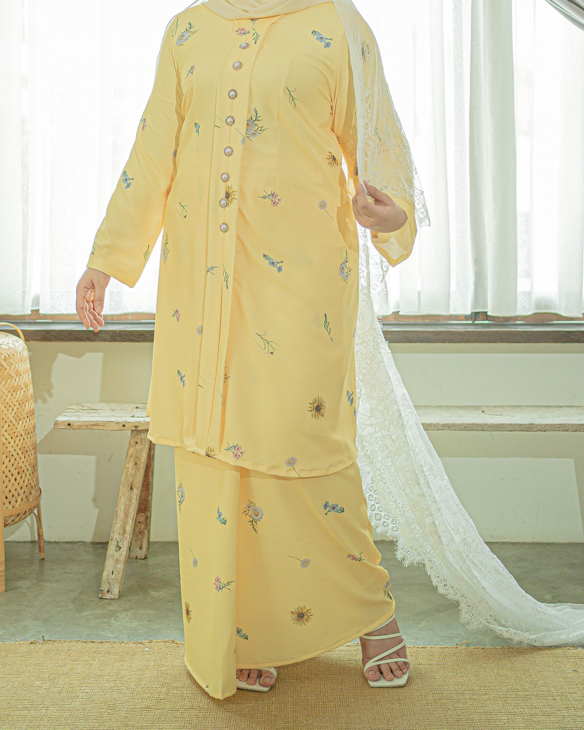 Ako Dehlia Long Kebarong (Canary Yellow)