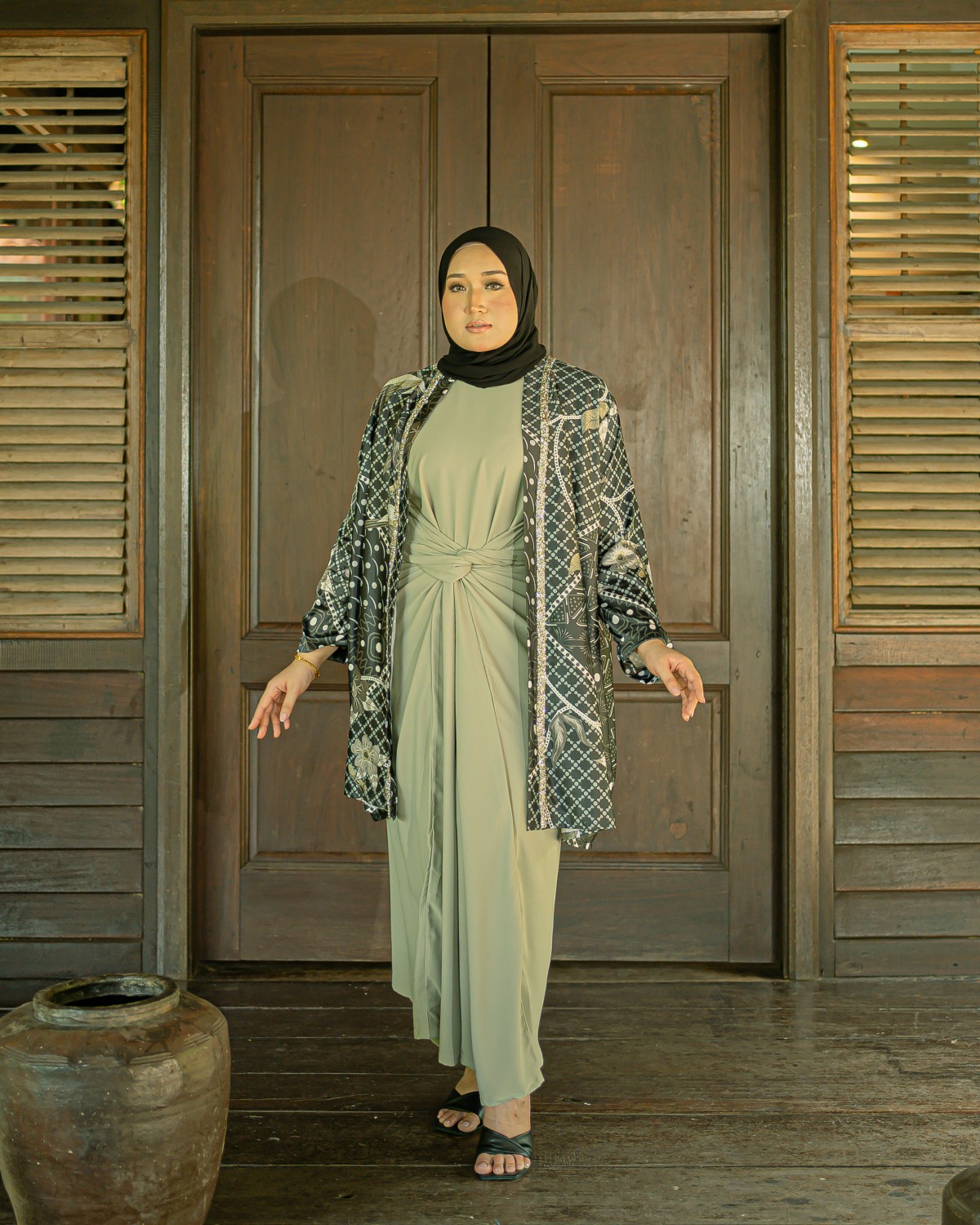 Dian Androyowati Cardigan Dress (Black/Sage Green)