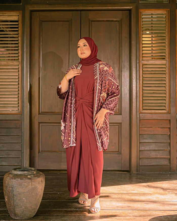 Dian Androyowati Cardigan Dress (Maroon)