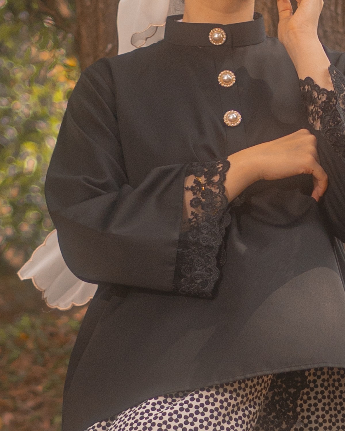 Nona Ajijah Kurung (Black)