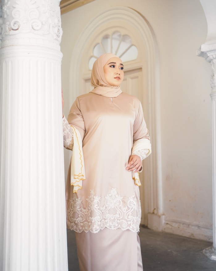 Kirana Kurung (champagne)