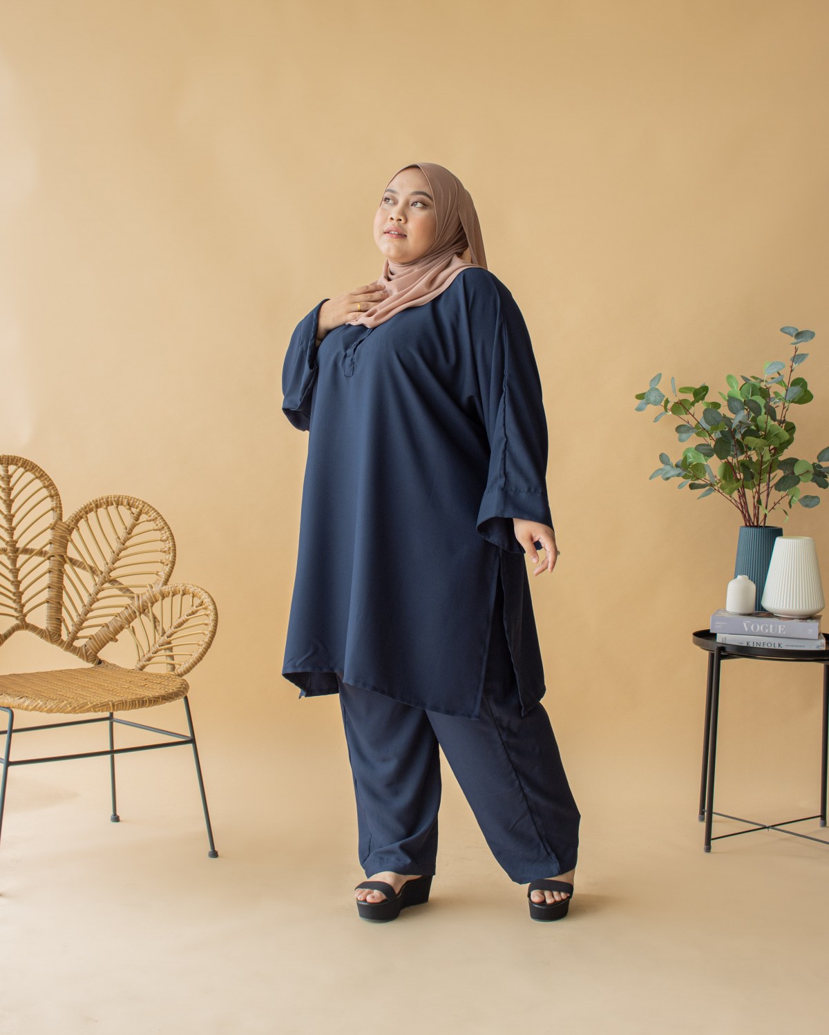 Waheeda Suit (Dark Blue)