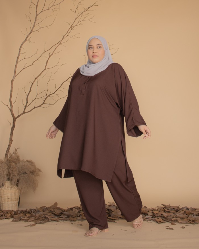 Waheeda Suit (Dark Choc)