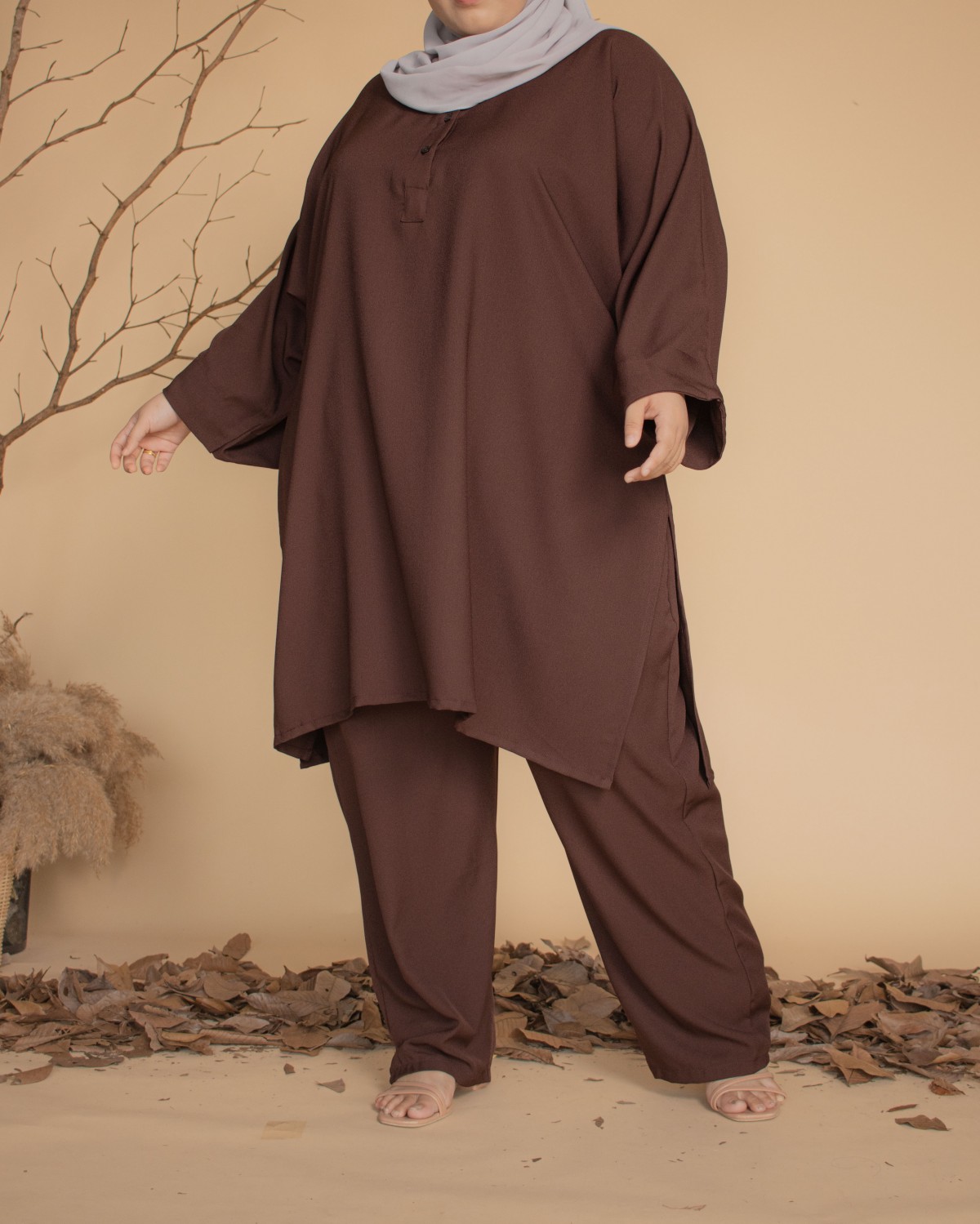 Waheeda Suit (Dark Choc)