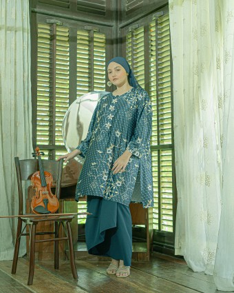 Dian Sutranodewi (Navy Blue)