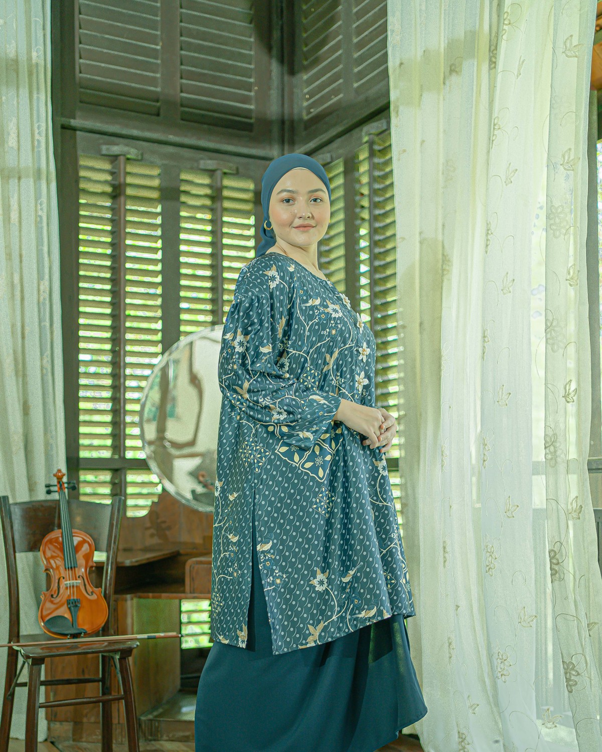 Dian Sutranodewi (Navy Blue)