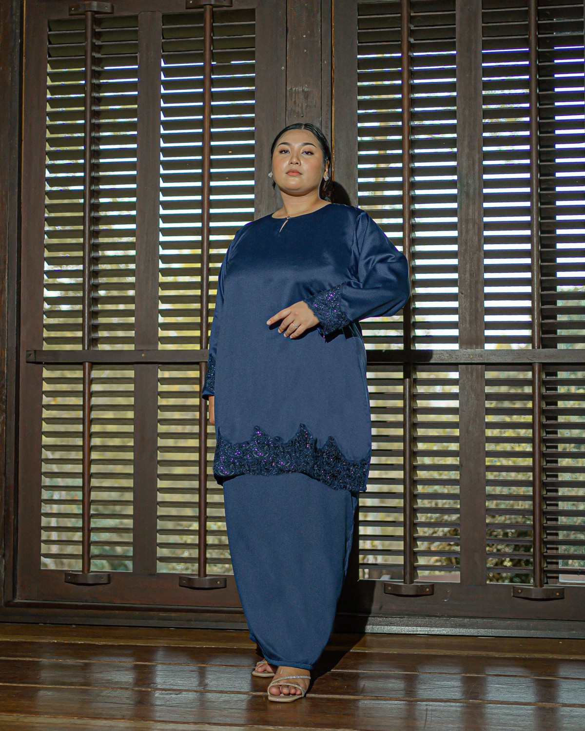 Ayong Kamareah Lace Kurung (Navy Blue)