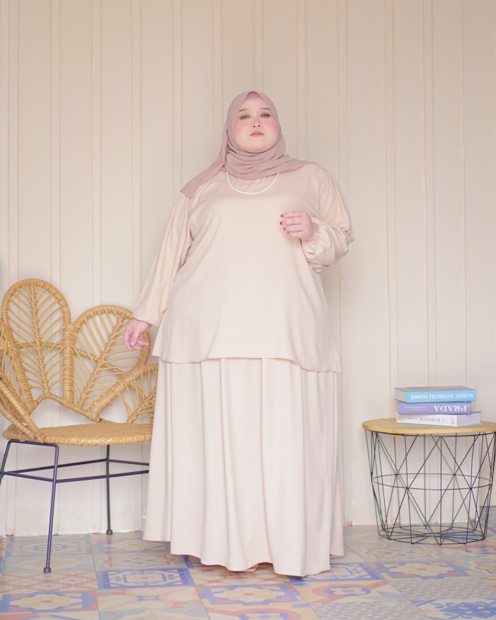Wiliya Skirt Suit (Nude)