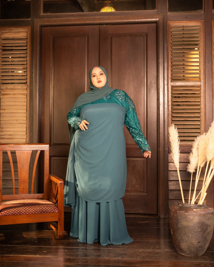 Nur Qaireena Luxe Kurung (Teal Green)