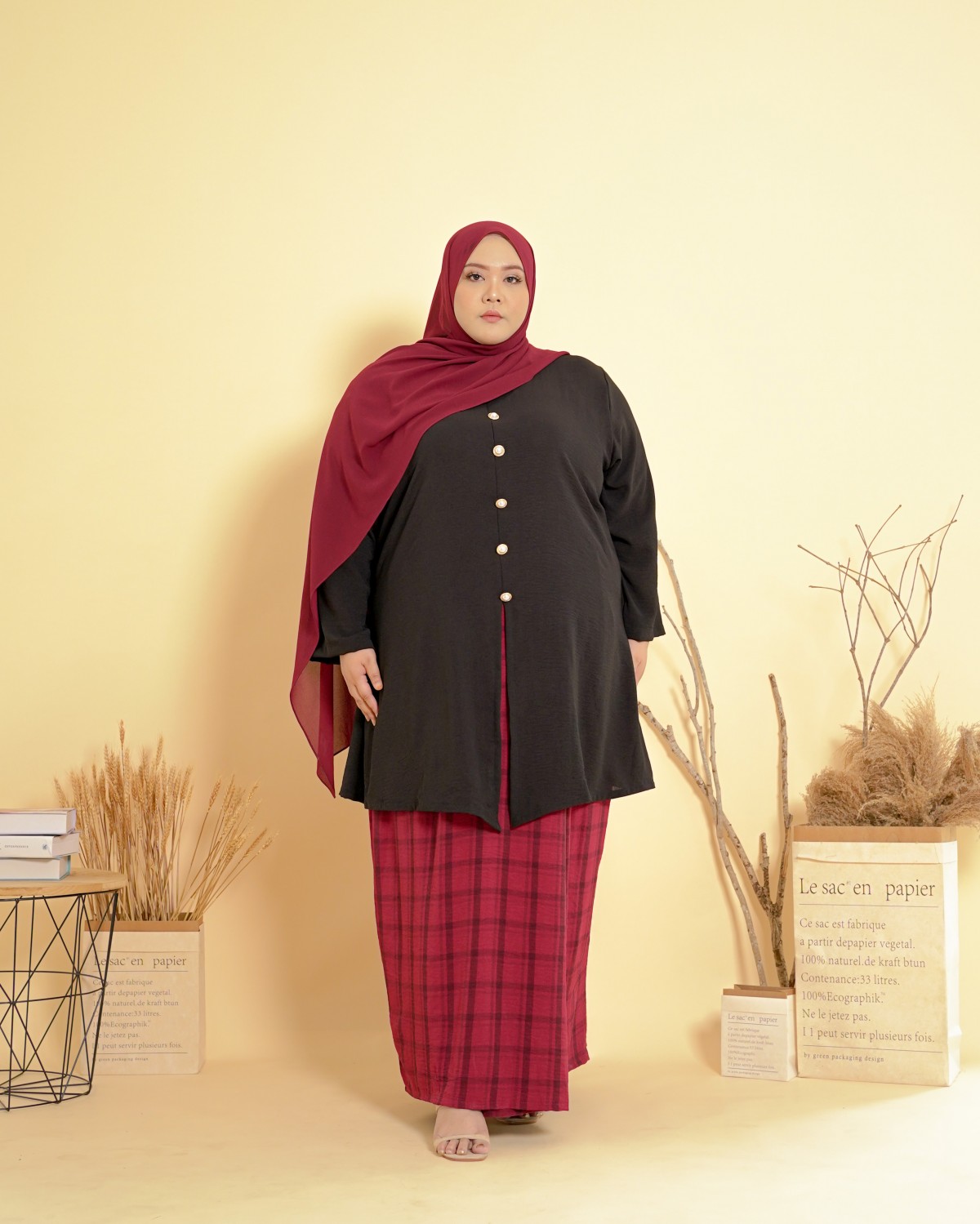 Nur Fateema Button Kebarong 2.0 (Black/Maroon)