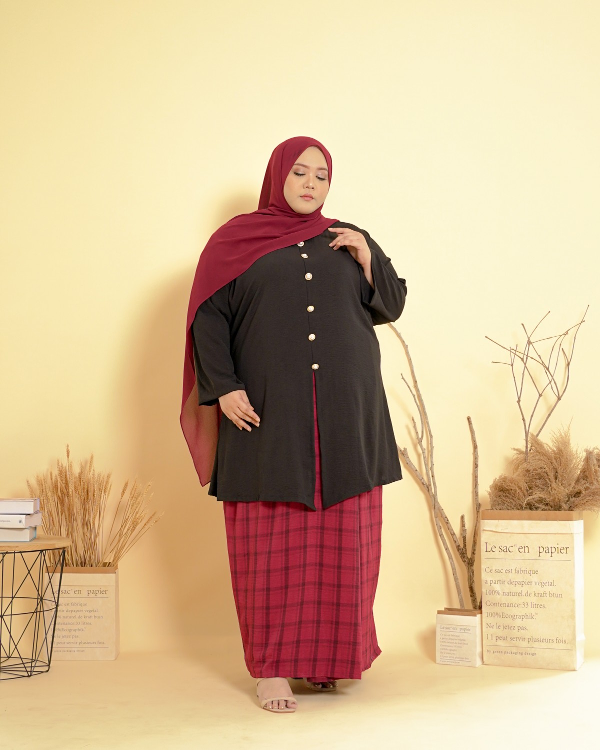 Nur Fateema Button Kebarong 2.0 (Black/Maroon)