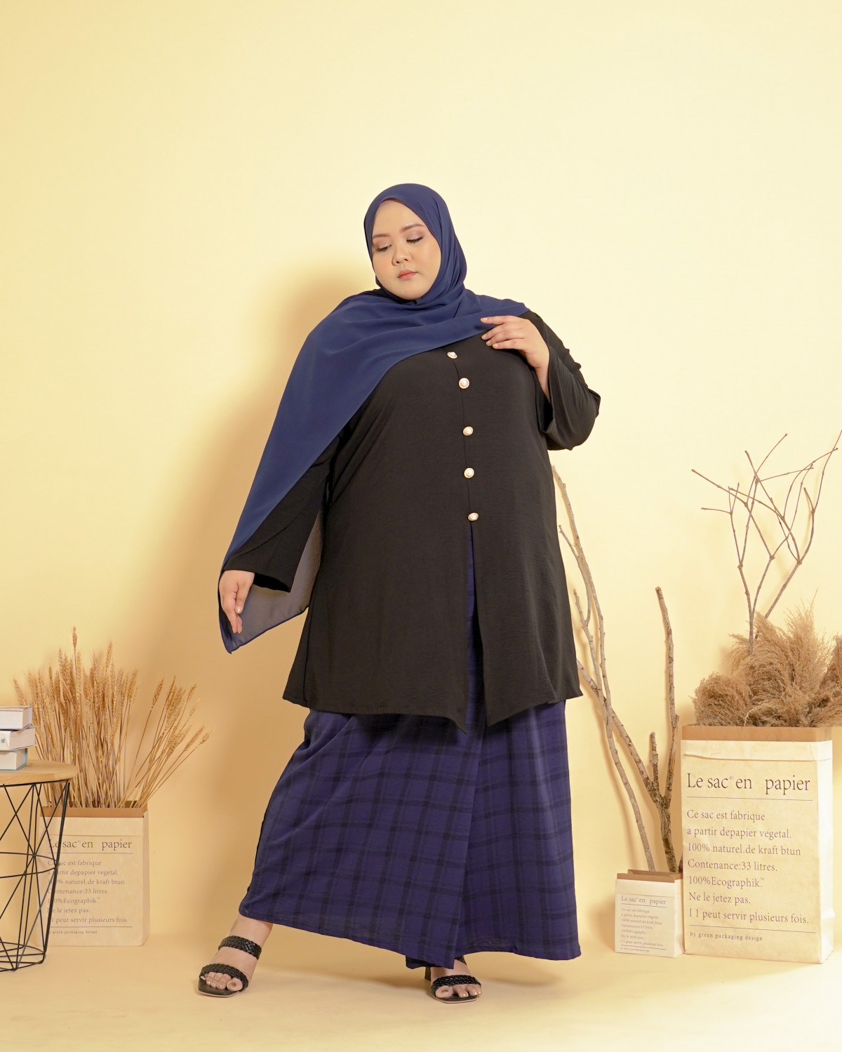 Nur Fateema Button Kebarong 2.0 (Black/Dark Blue)