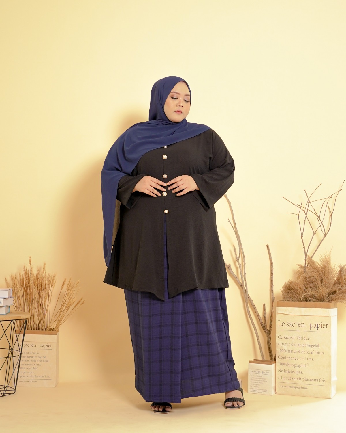 Nur Fateema Button Kebarong 2.0 (Black/Dark Blue)