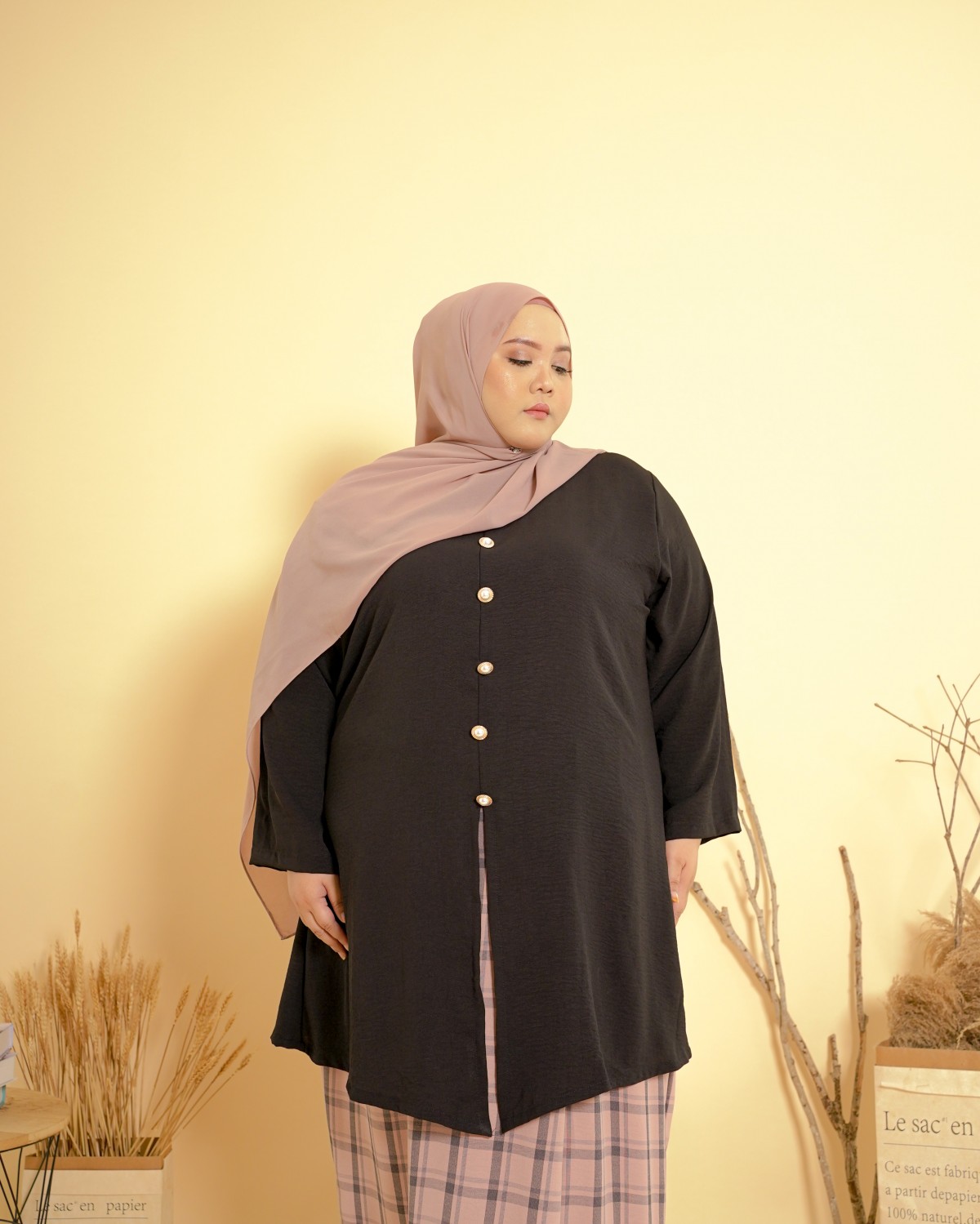 Nur Fateema Button Kebarong 2.0 (Black/Nude)