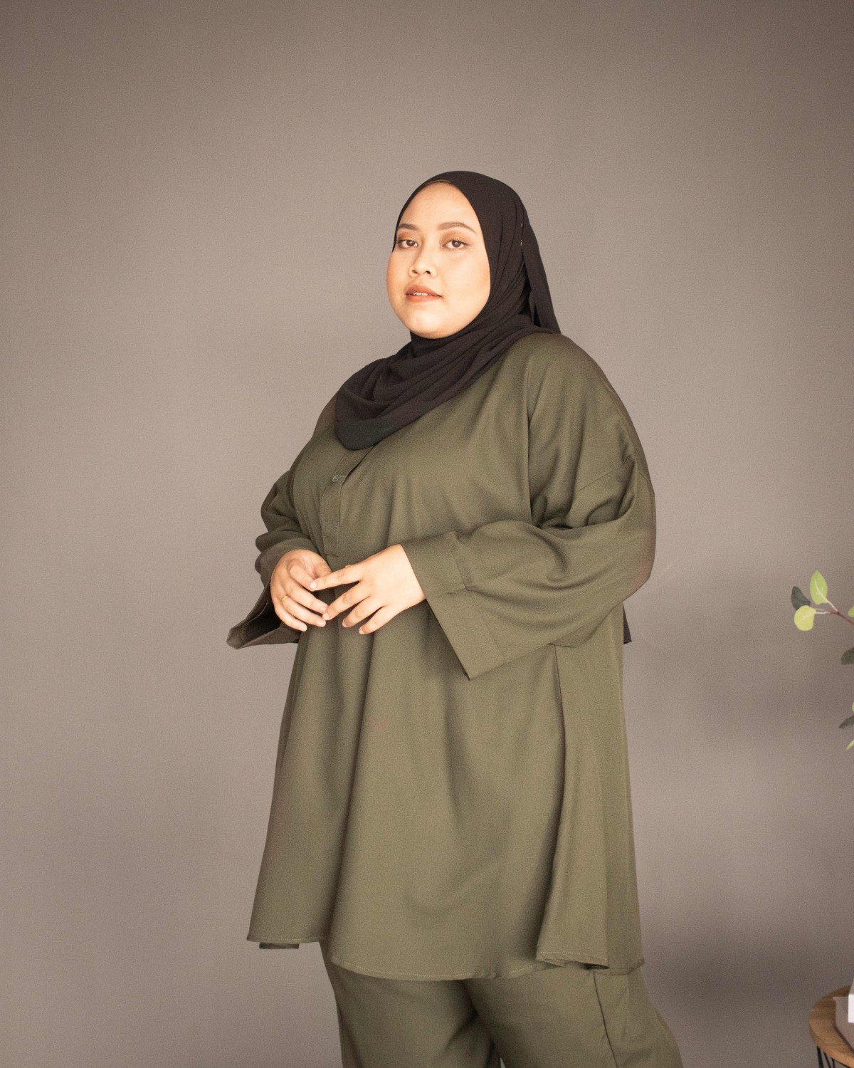 Wafa Suit (Olive Green)