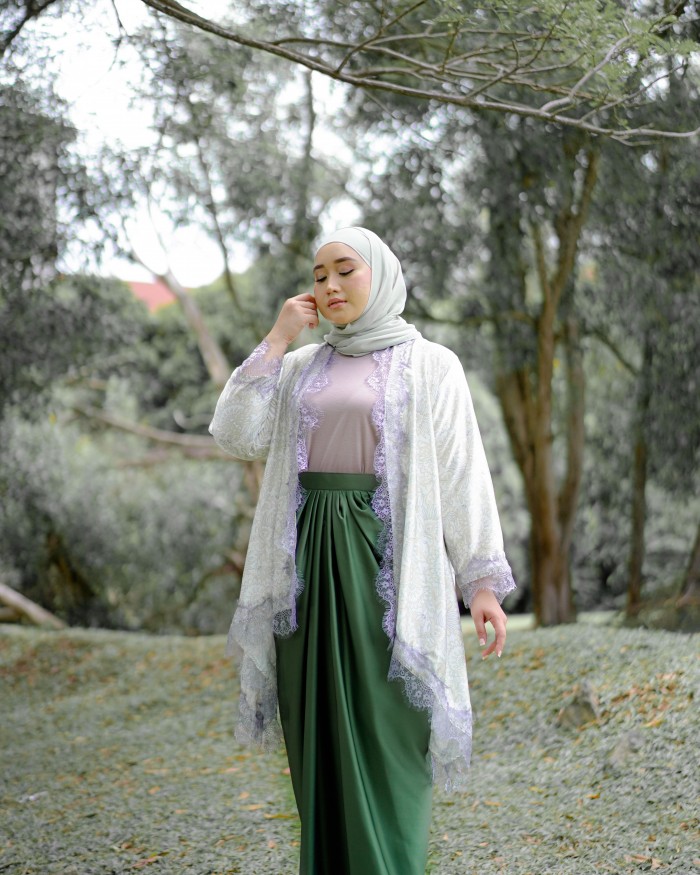 Dian Indrawardoyo (Mint Green Matcha)