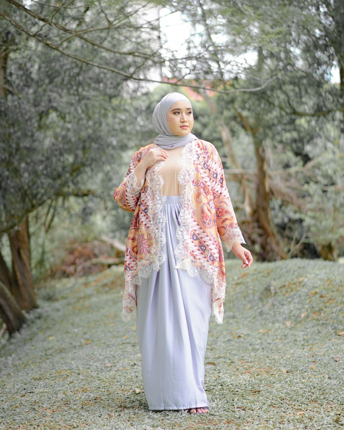 Dian Indrawardoyo Cardigan Pario (Classic Nude Grey)