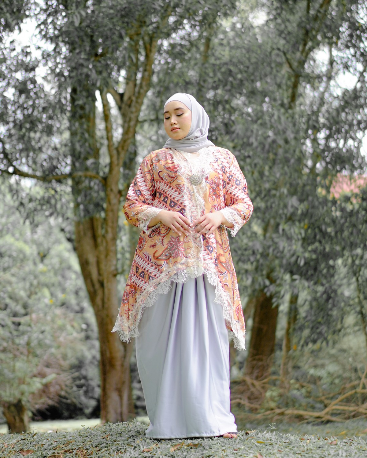 Dian Indrawardoyo Cardigan Pario (Classic Nude Grey)