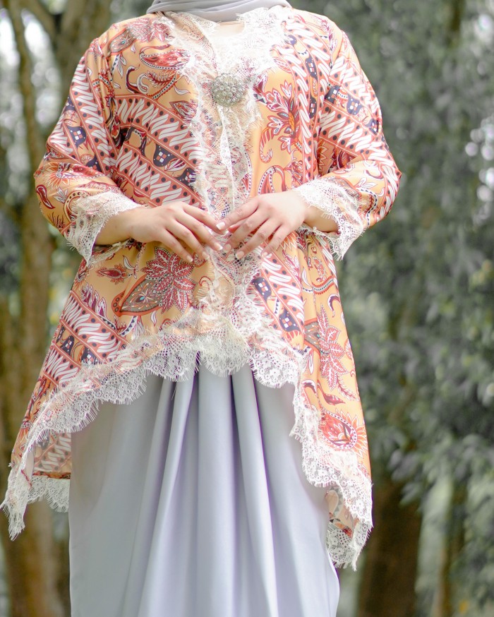 Dian Indrawardoyo Cardigan Pario (Classic Nude Grey)