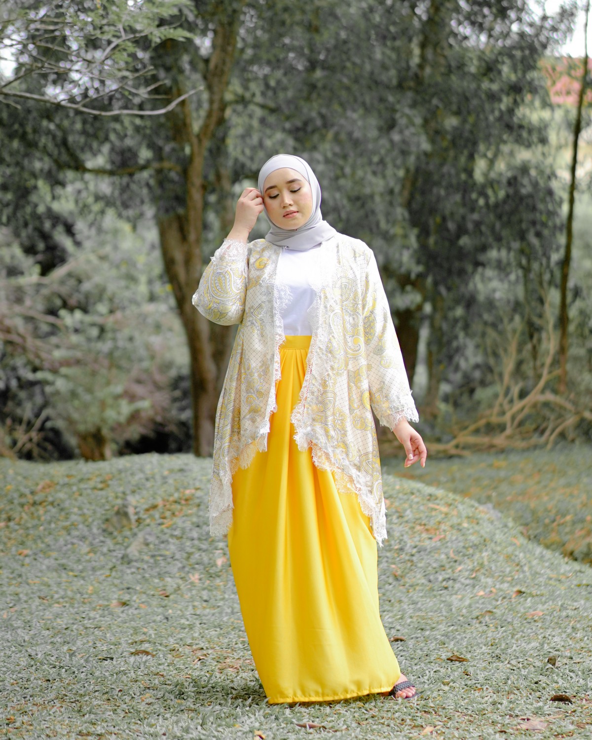 Dian Indrawardoyo Cardigan Pario (Butter Yellow)