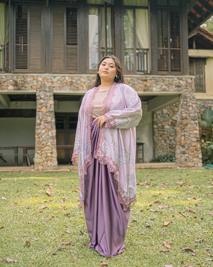 Dian Indrawardoyo Cardigan Pario (Lilac Yam)