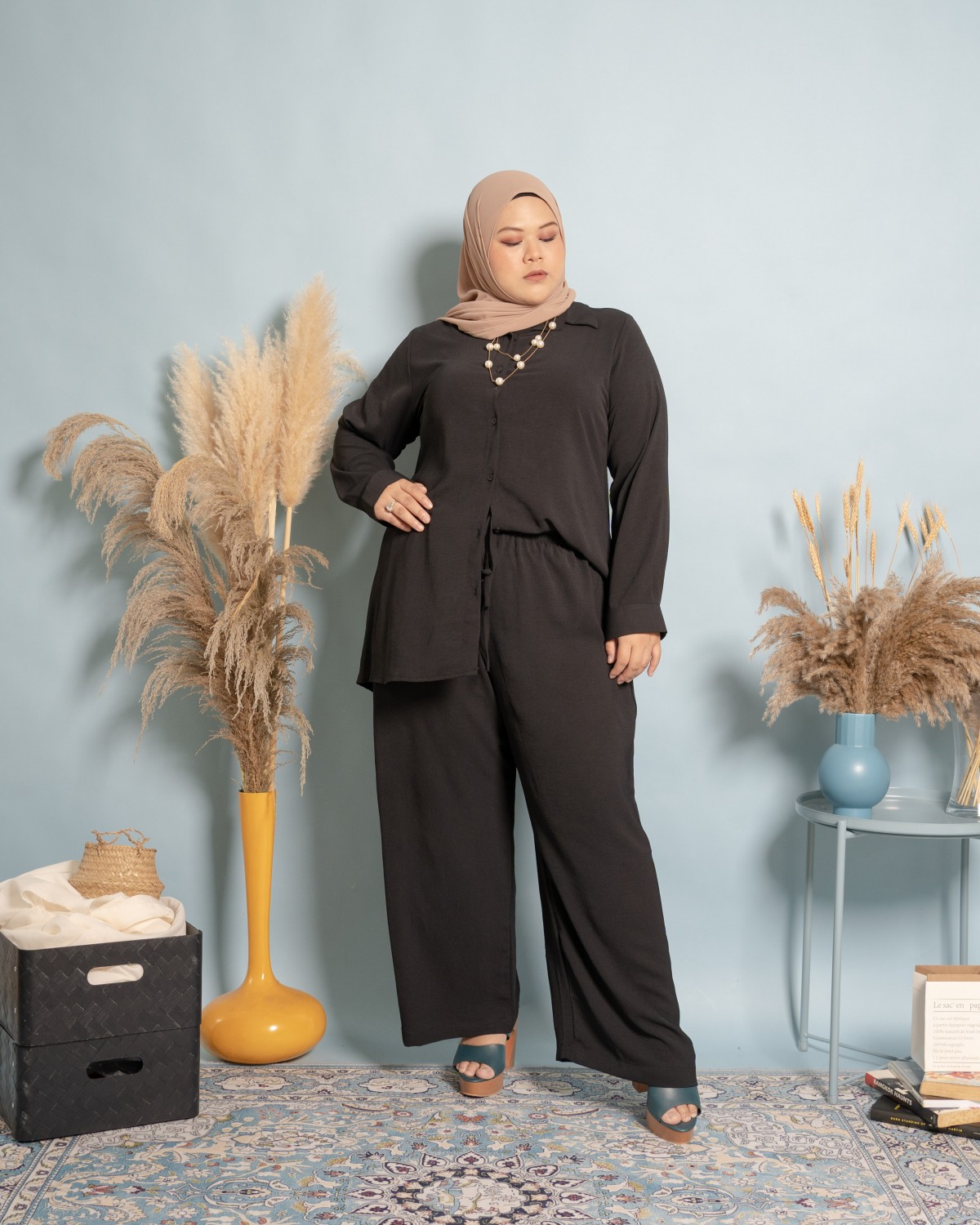 Karla Suit (Black)