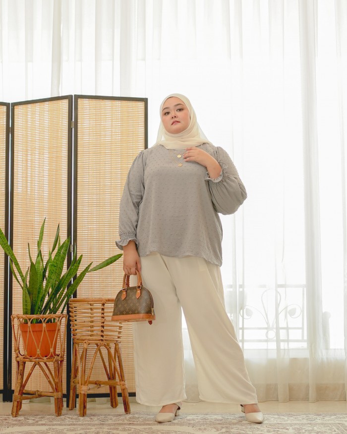 Felly Swiss Dotted Top (Grey)