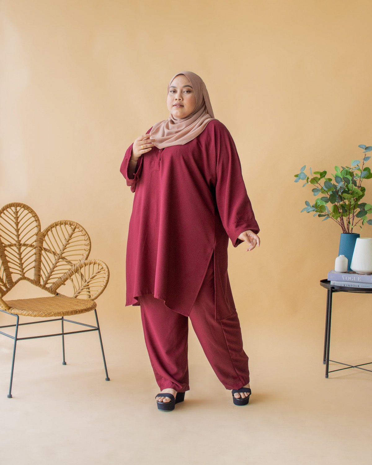 Waheeda Suit (Maroon)