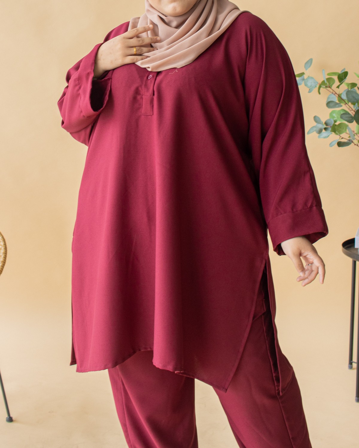 Waheeda Suit (Maroon)