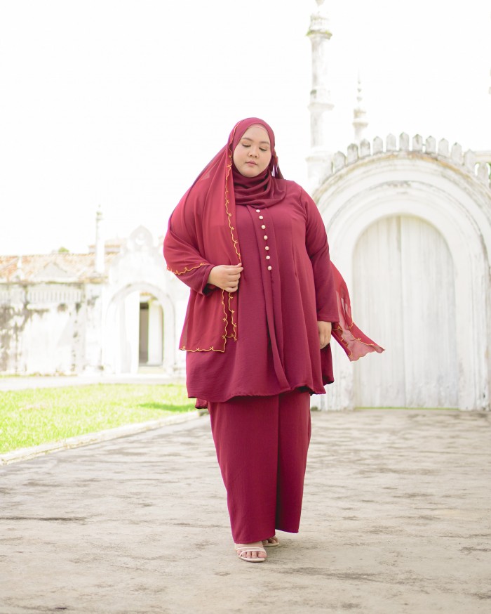 Nona Subaidah Button Kebarung (Maroon)
