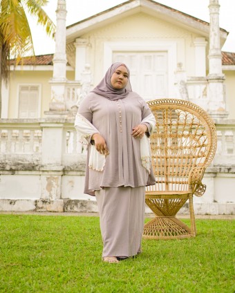 Nona Subaidah Button Kebarung (Grey)