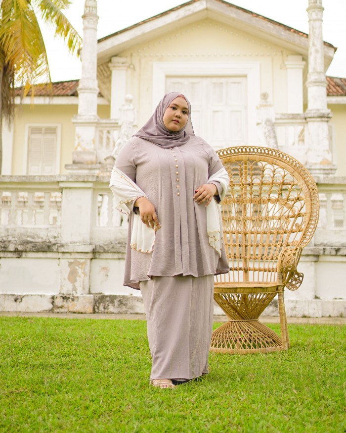 Nona Subaidah Button Kebarung (Grey)