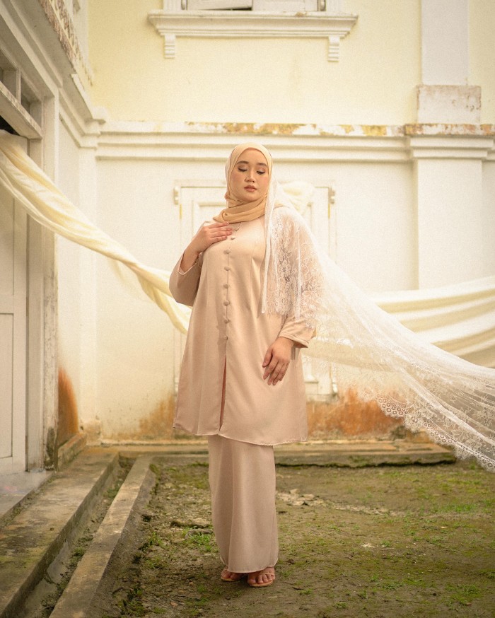 Ako Meriam Button Kurung (Champagne)