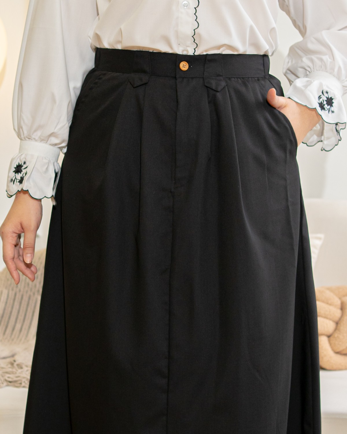 Jennie Cotton Skirt (Black)