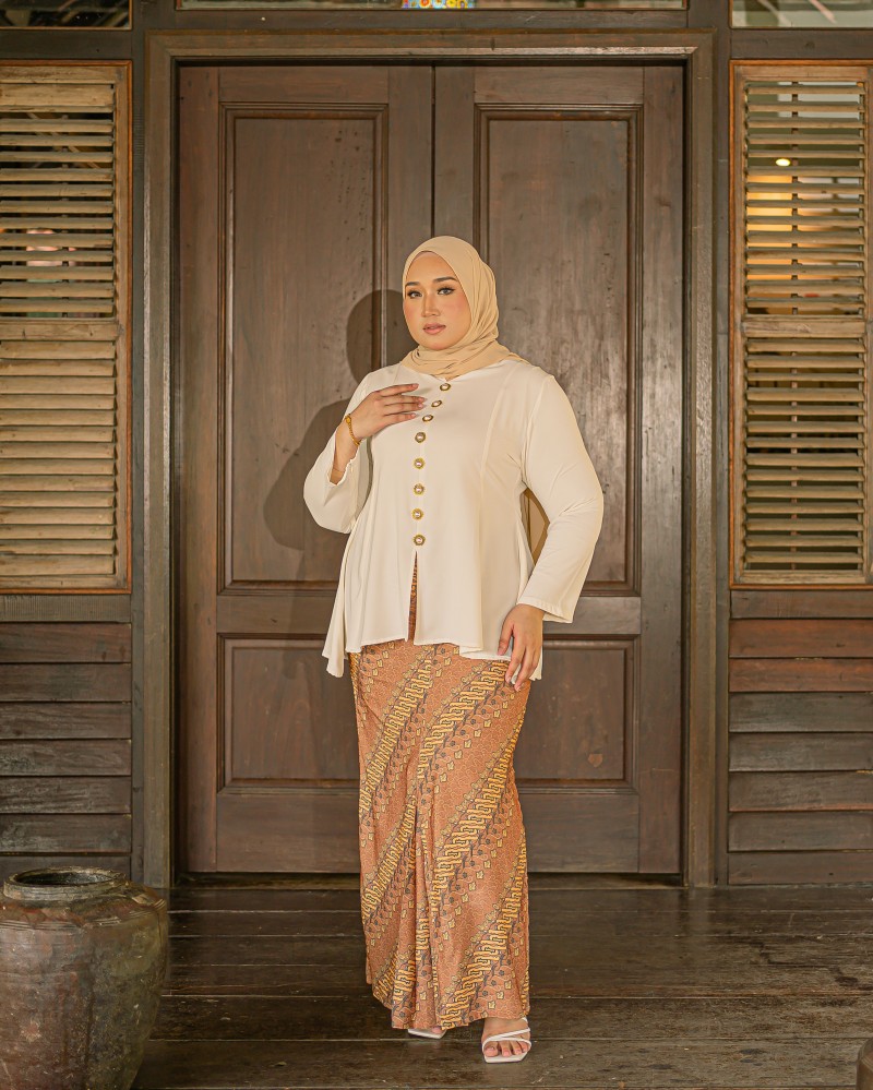 Dian Sumatrajoyo Batek Kurung (Off White)