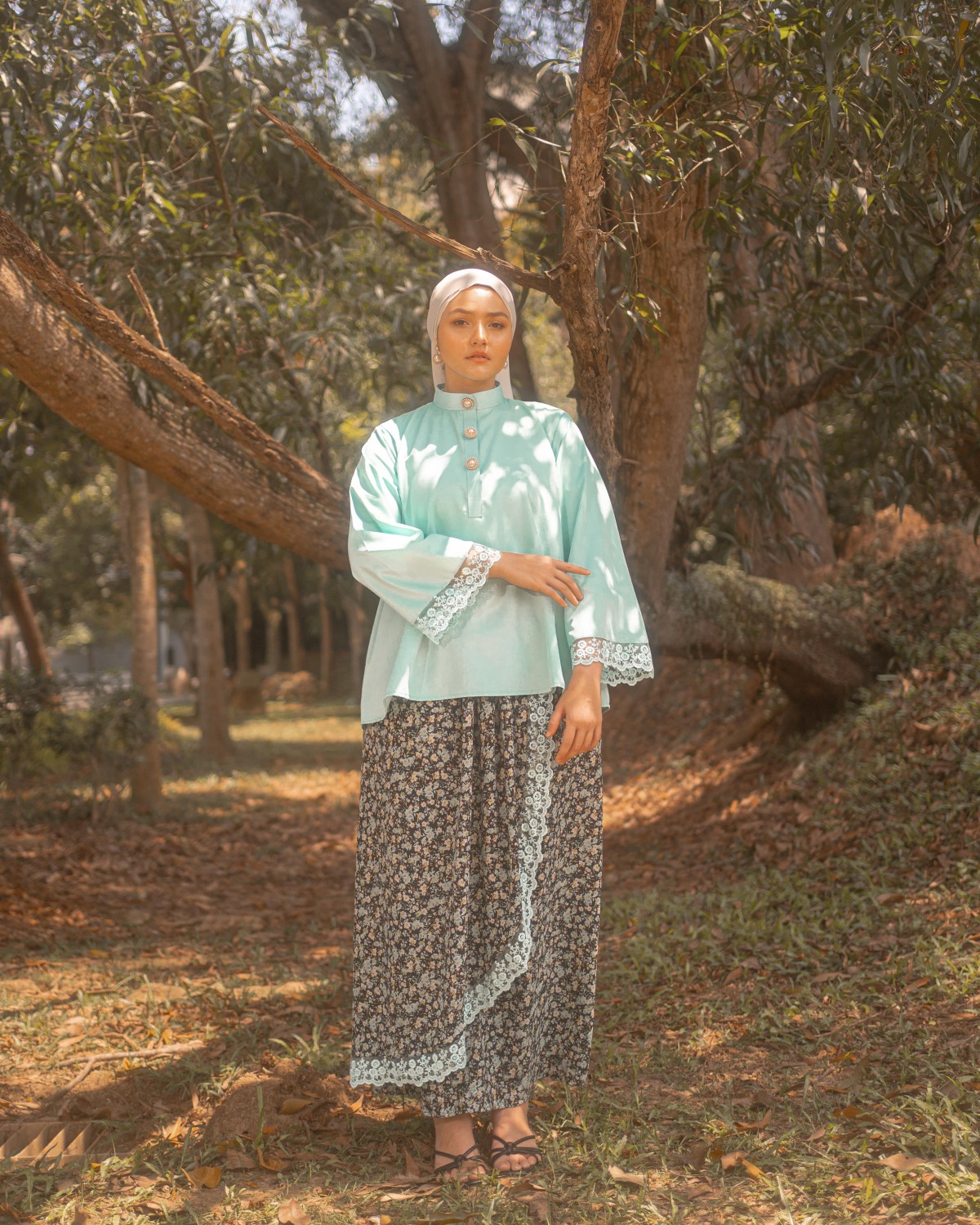 Nona Ajijah Kurung (Tiffany Green)