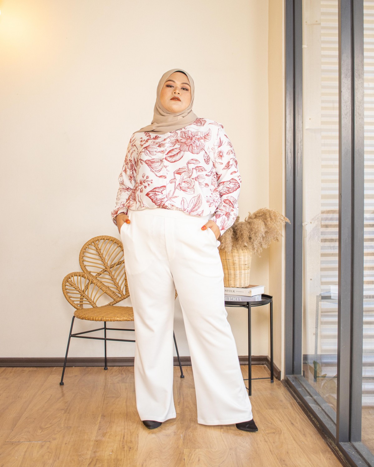 Polly Bootcut Pants (White)