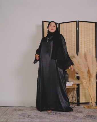 Hajeema Lace Abaya (Black)