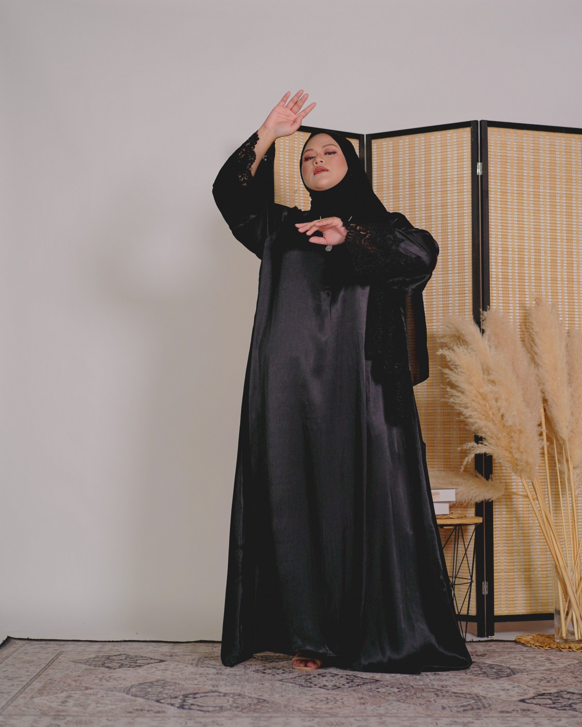 Hajeema Lace Abaya (Black)